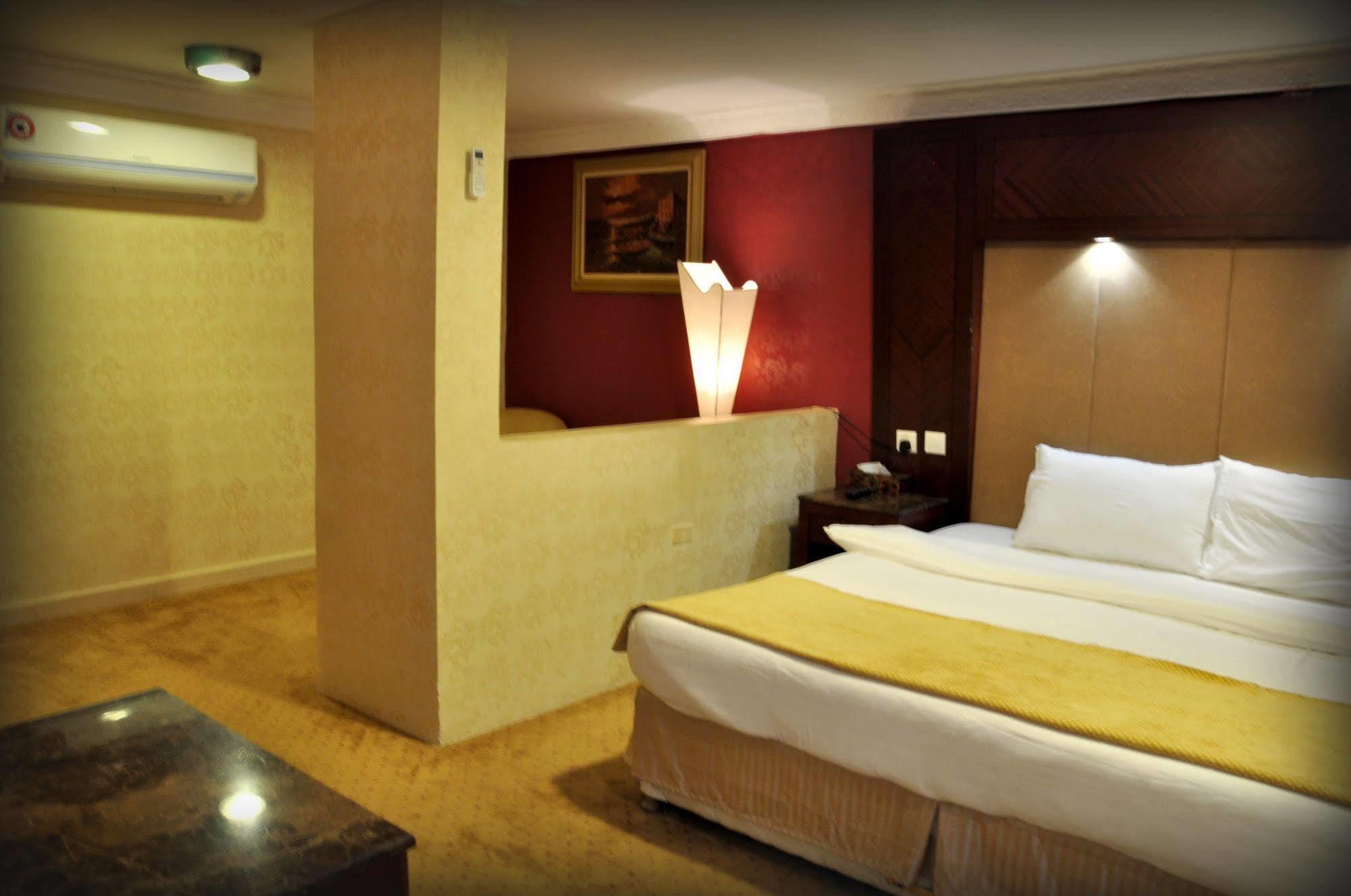 Al Higgi Hotel Yanbu Exterior photo